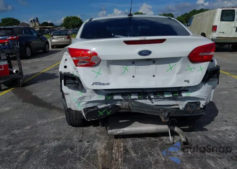2018 Ford Focus Se z USA, uszkodzony, nr VIN 1FADP3F23JL294930